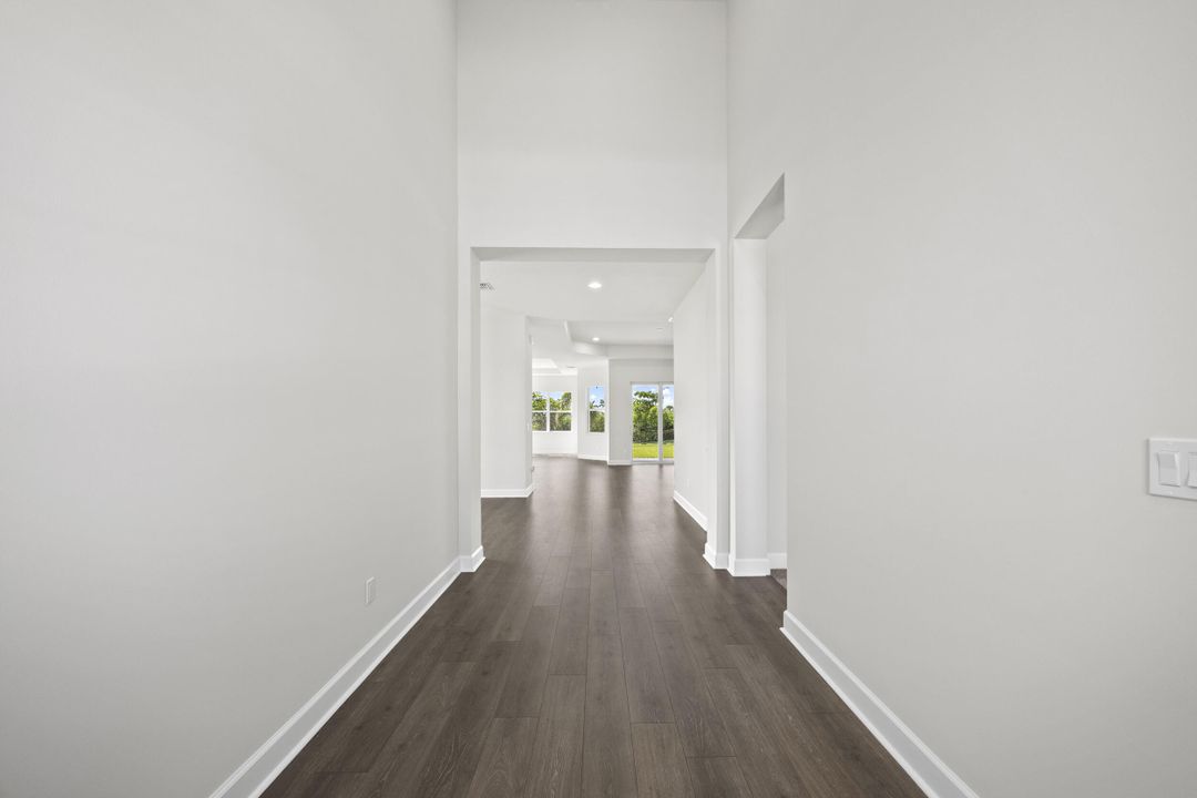 出租: $4,800 (5 贝兹, 4 浴室, 3172 平方英尺)