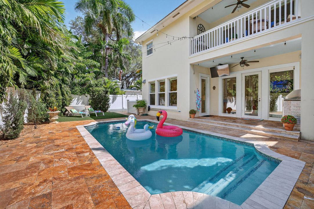 For Rent: $14,000 (5 beds, 4 baths, 3407 Square Feet)