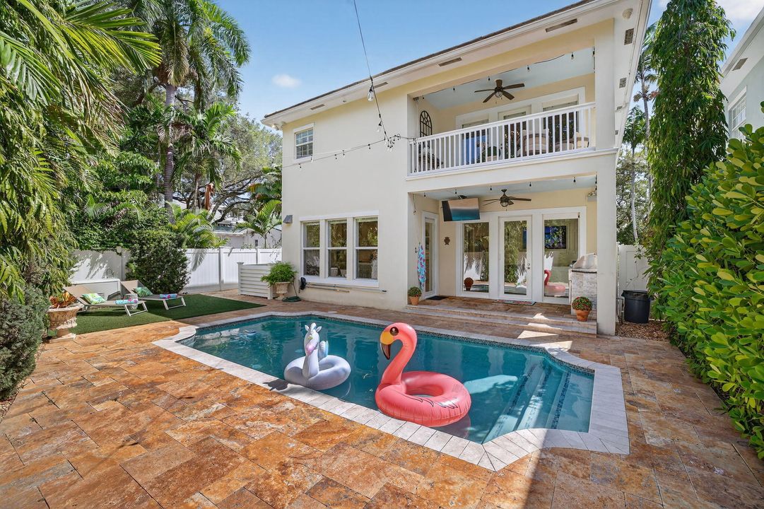 For Rent: $14,000 (5 beds, 4 baths, 3407 Square Feet)