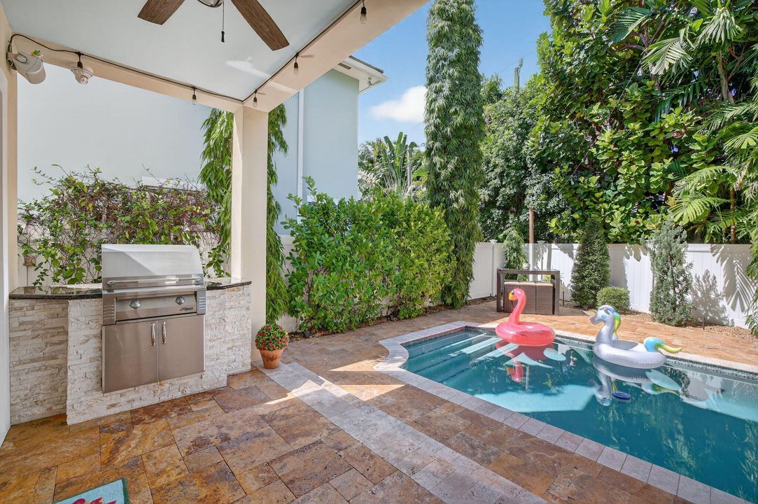 For Rent: $14,000 (5 beds, 4 baths, 3407 Square Feet)