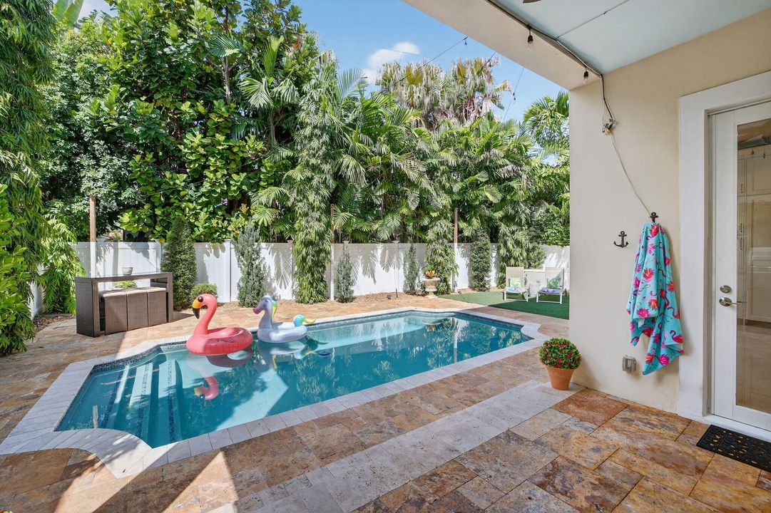 For Rent: $14,000 (5 beds, 4 baths, 3407 Square Feet)