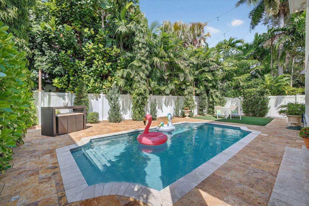 For Rent: $14,000 (5 beds, 4 baths, 3407 Square Feet)