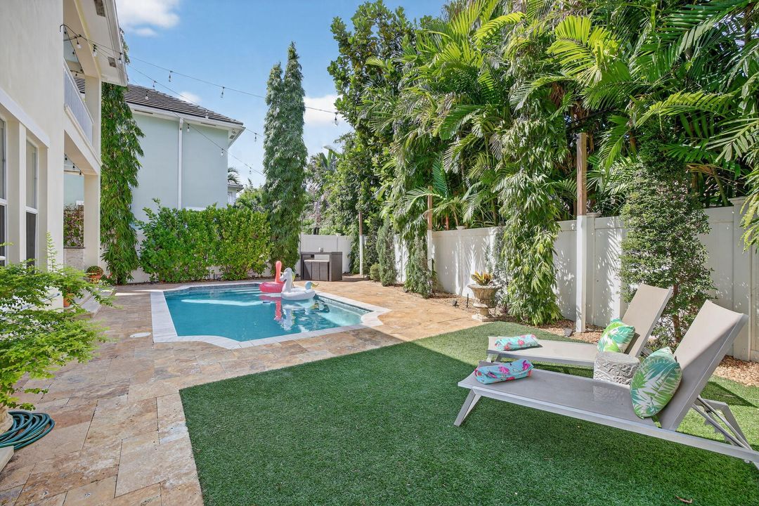 For Rent: $14,000 (5 beds, 4 baths, 3407 Square Feet)