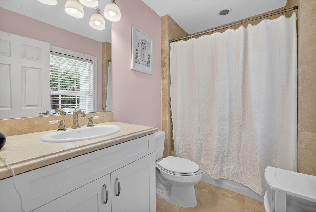 For Rent: $14,000 (5 beds, 4 baths, 3407 Square Feet)