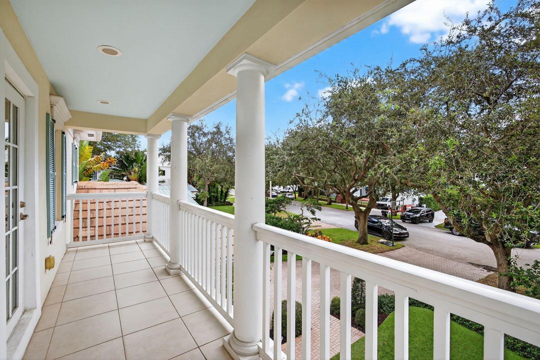 For Rent: $14,000 (5 beds, 4 baths, 3407 Square Feet)