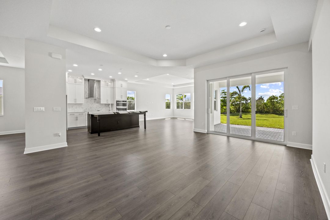 出租: $4,800 (5 贝兹, 4 浴室, 3172 平方英尺)