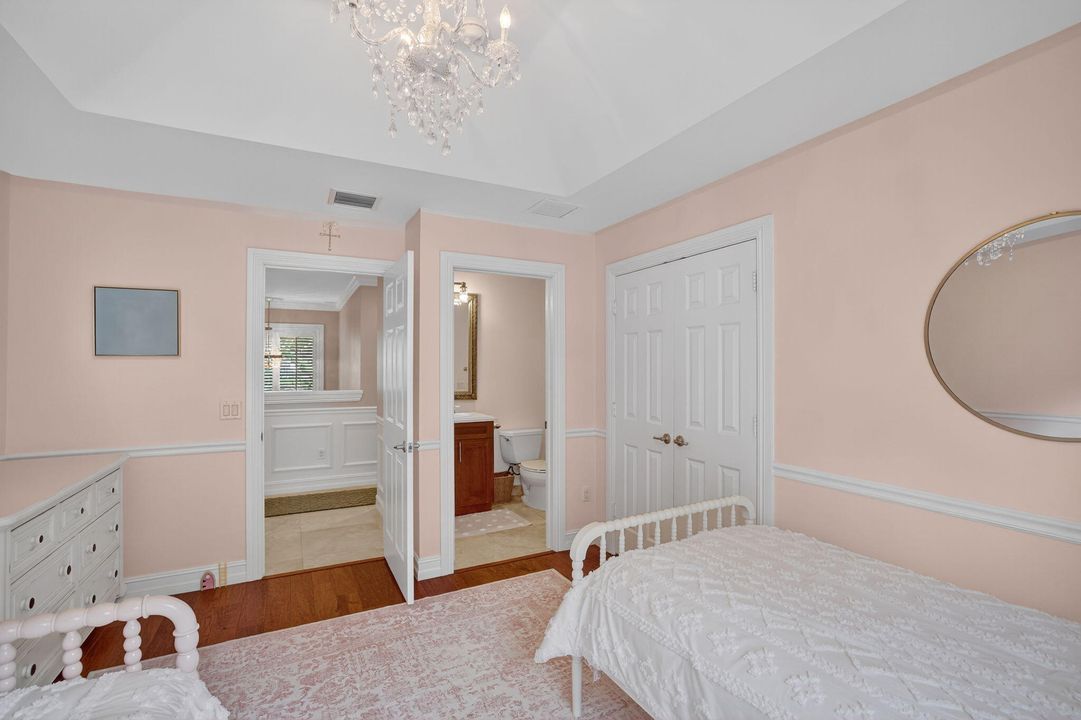 For Rent: $14,000 (5 beds, 4 baths, 3407 Square Feet)