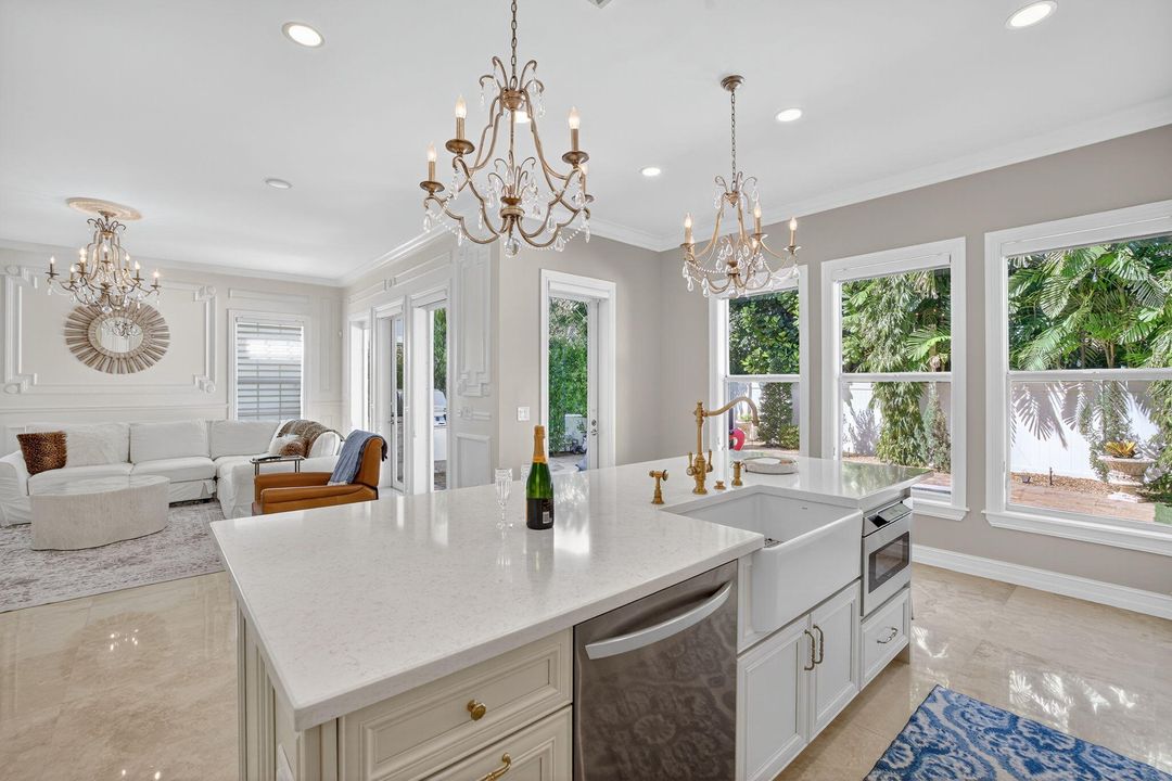 For Rent: $14,000 (5 beds, 4 baths, 3407 Square Feet)