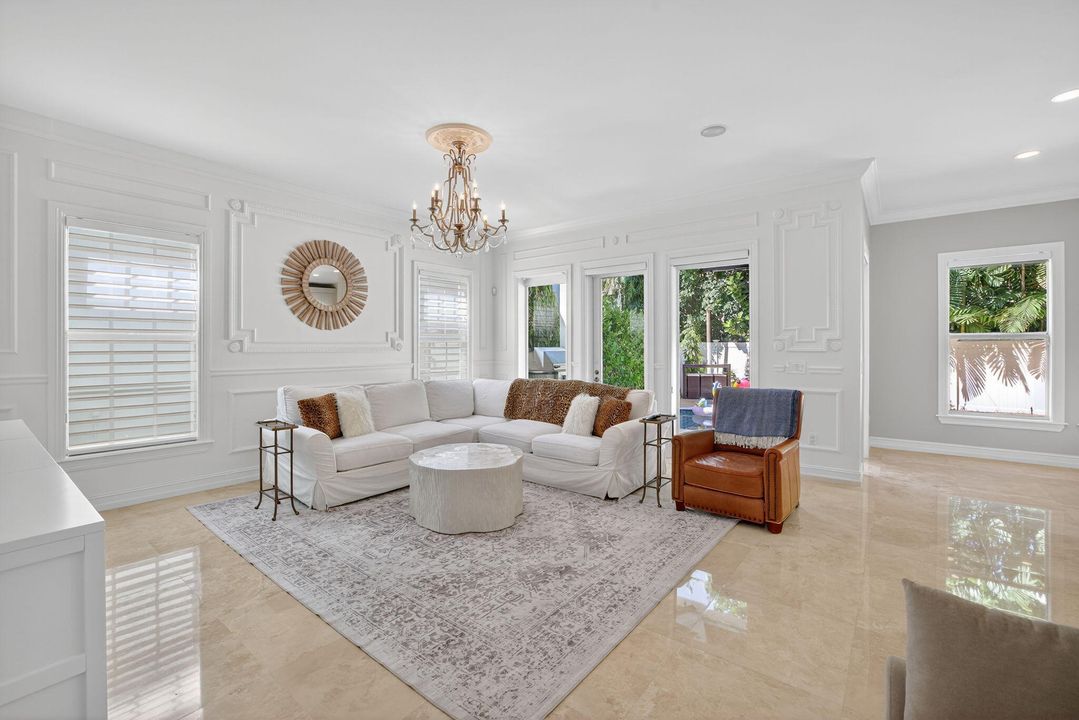 For Rent: $14,000 (5 beds, 4 baths, 3407 Square Feet)