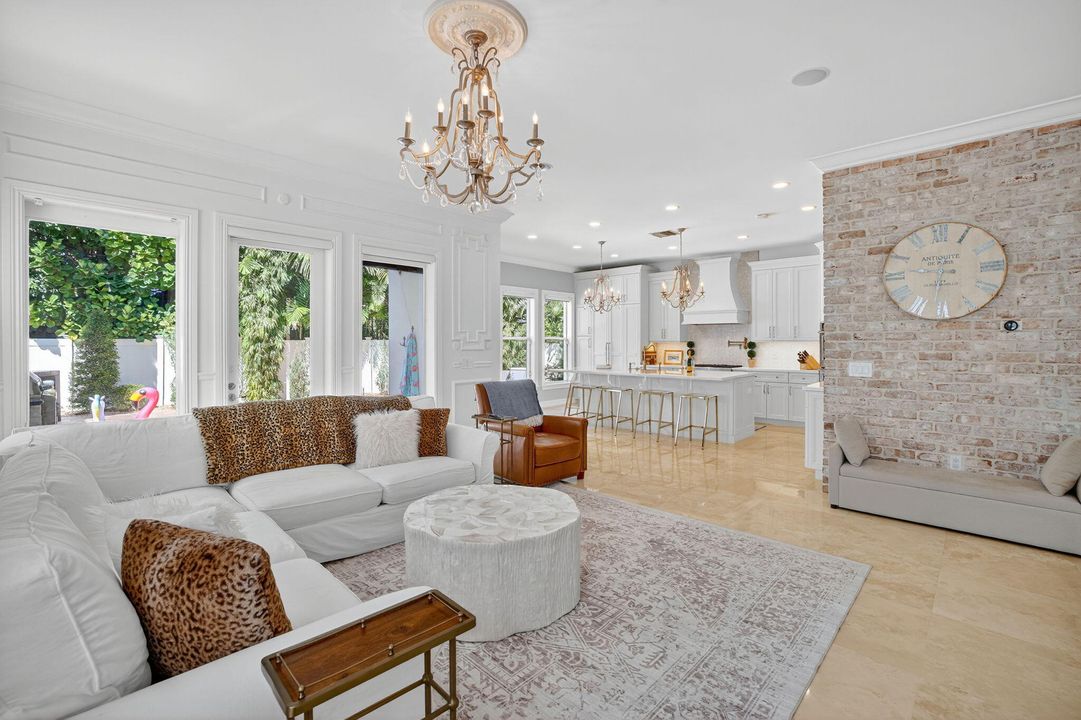 For Rent: $14,000 (5 beds, 4 baths, 3407 Square Feet)