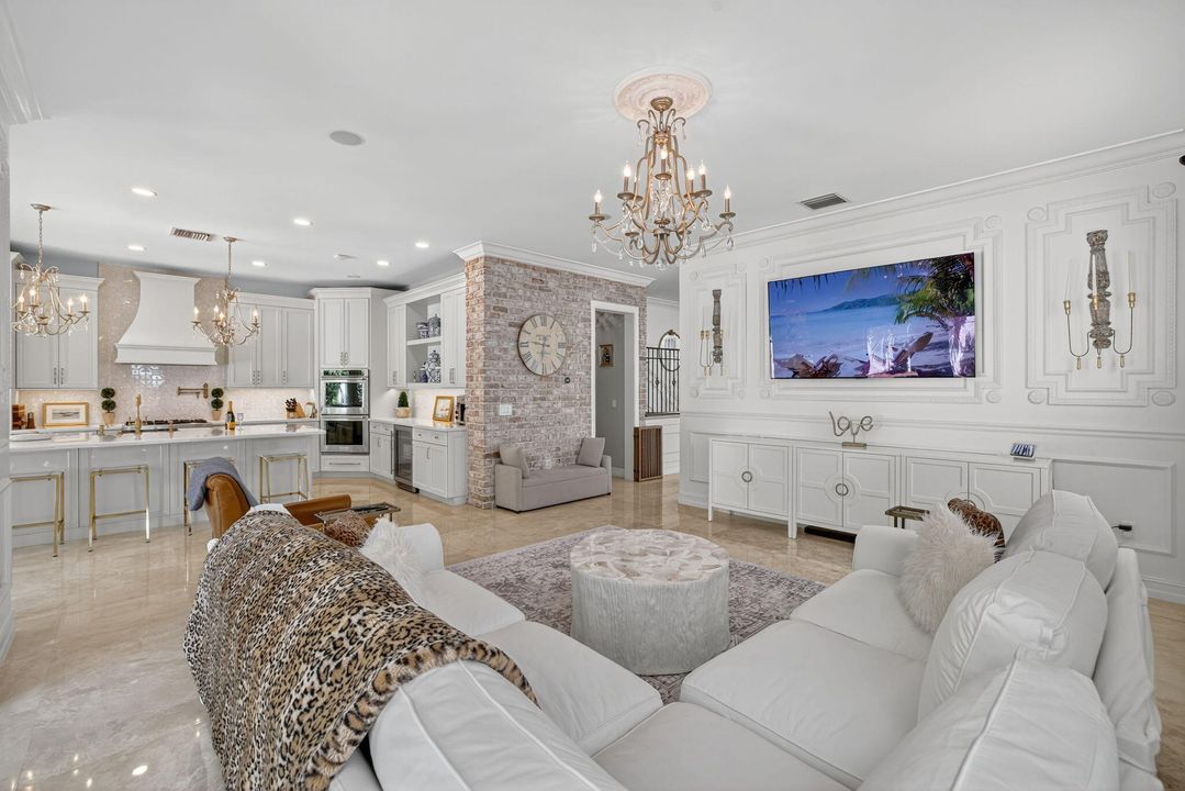 For Rent: $14,000 (5 beds, 4 baths, 3407 Square Feet)