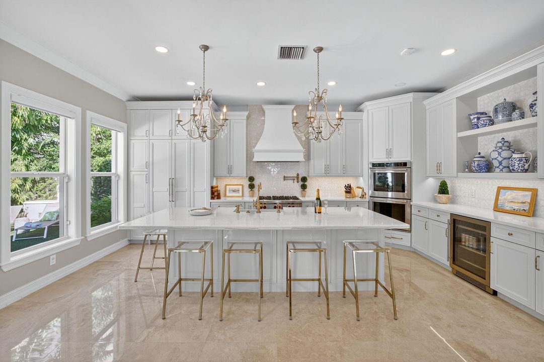 For Rent: $14,000 (5 beds, 4 baths, 3407 Square Feet)