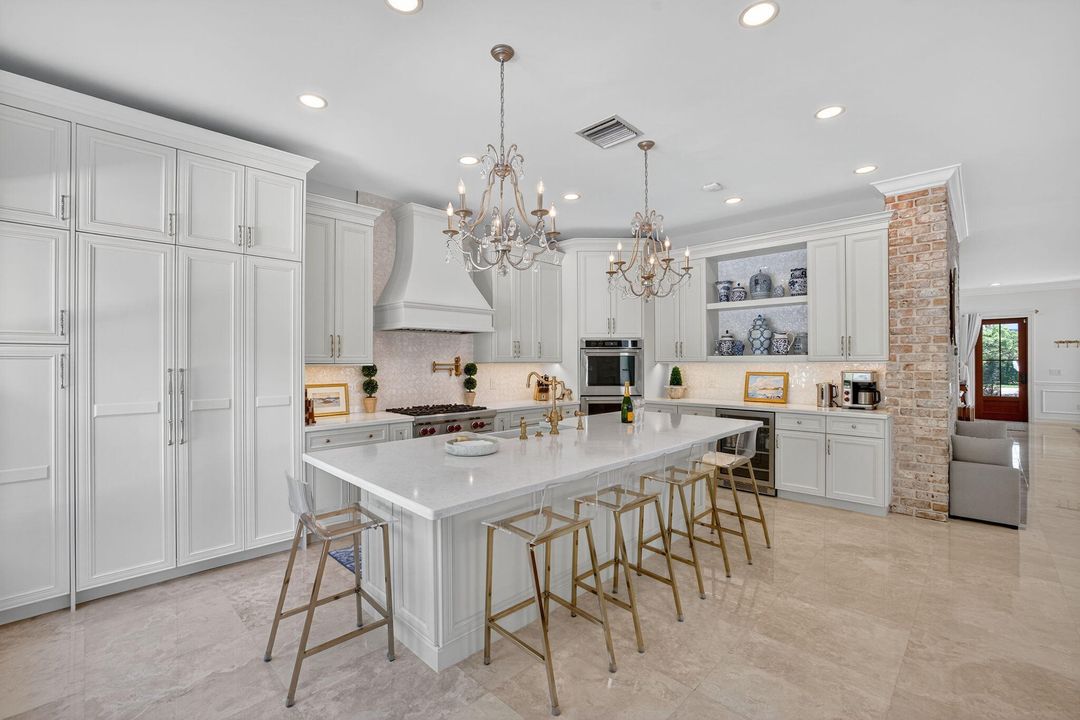 For Rent: $14,000 (5 beds, 4 baths, 3407 Square Feet)