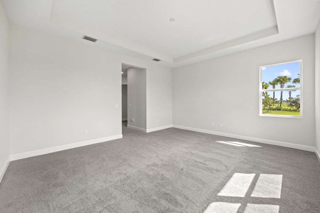 出租: $4,800 (5 贝兹, 4 浴室, 3172 平方英尺)