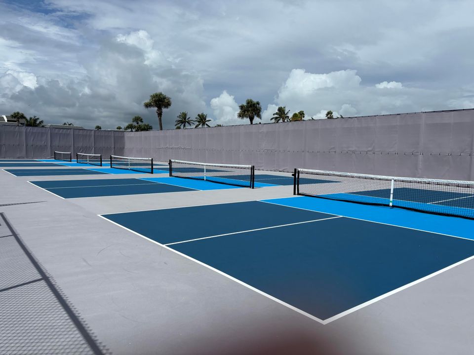 На продажу: $239,000 (1 спален, 1 ванн, 788 Квадратных фут)