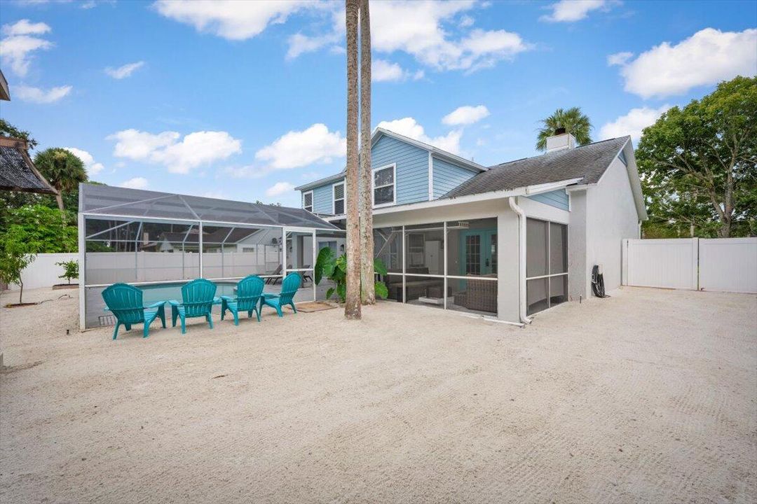 Activo con contrato: $429,900 (3 camas, 2 baños, 2370 Pies cuadrados)