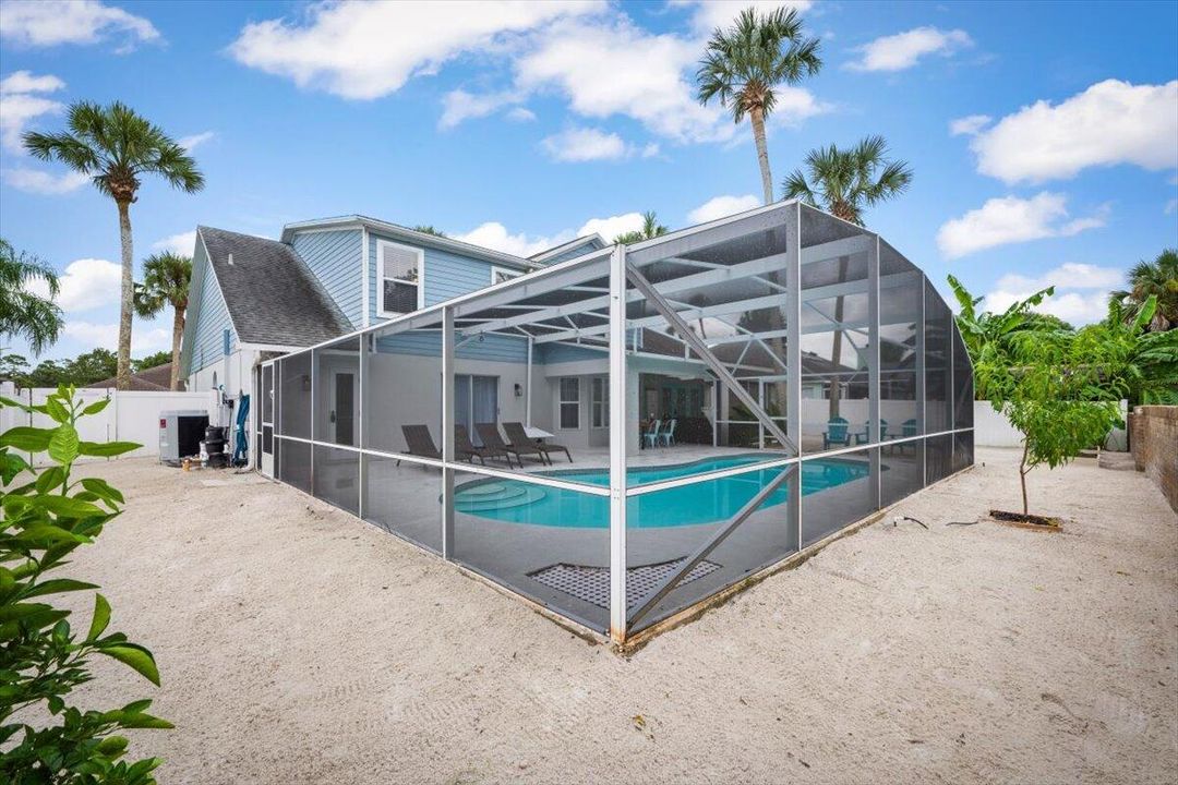 Activo con contrato: $429,900 (3 camas, 2 baños, 2370 Pies cuadrados)