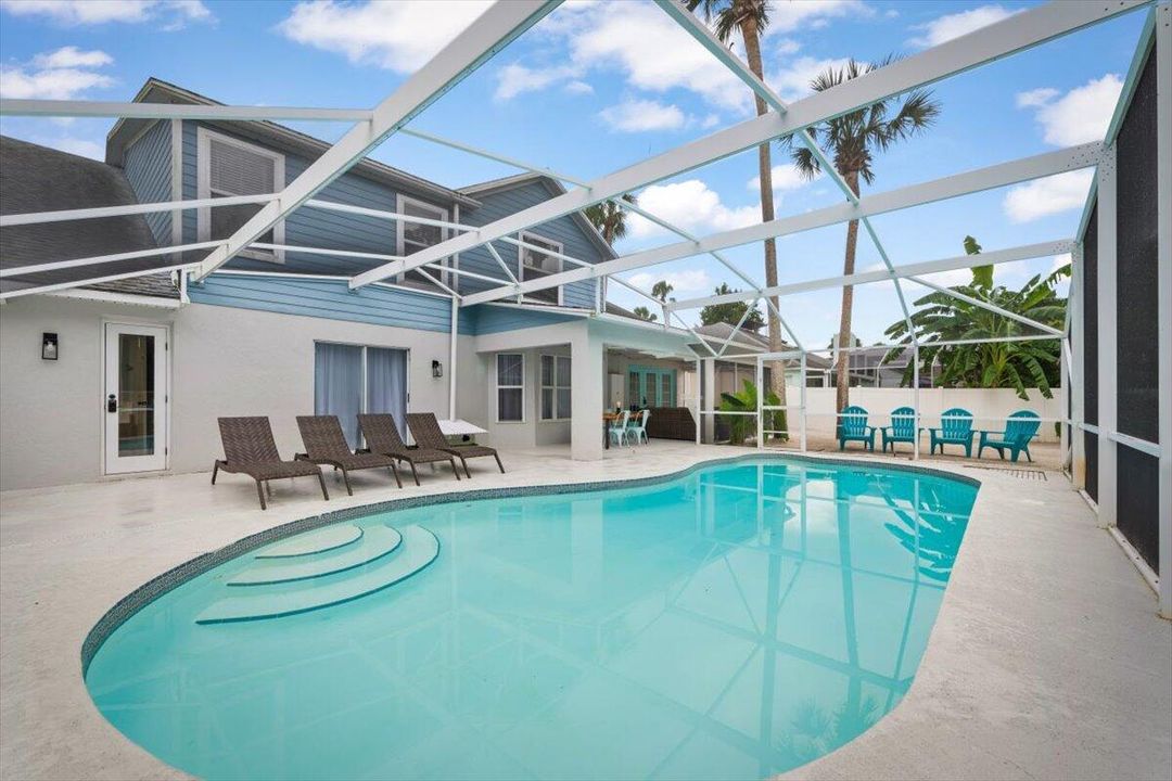 Activo con contrato: $429,900 (3 camas, 2 baños, 2370 Pies cuadrados)