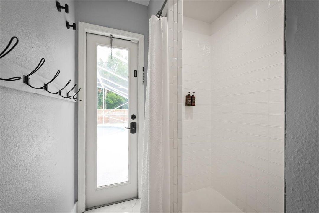 Activo con contrato: $429,900 (3 camas, 2 baños, 2370 Pies cuadrados)