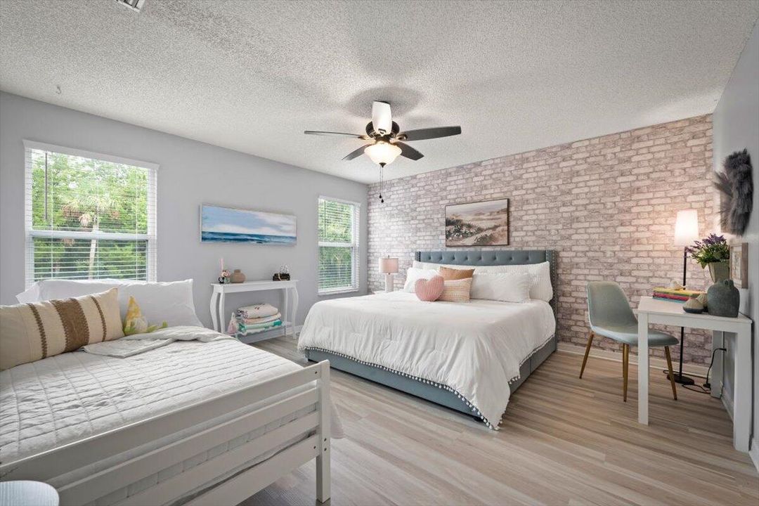 Activo con contrato: $429,900 (3 camas, 2 baños, 2370 Pies cuadrados)