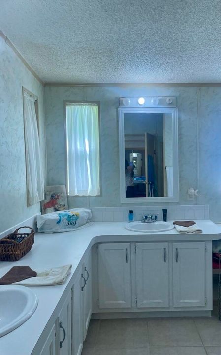 For Sale: $80,000 (2 beds, 2 baths, 1100 Square Feet)