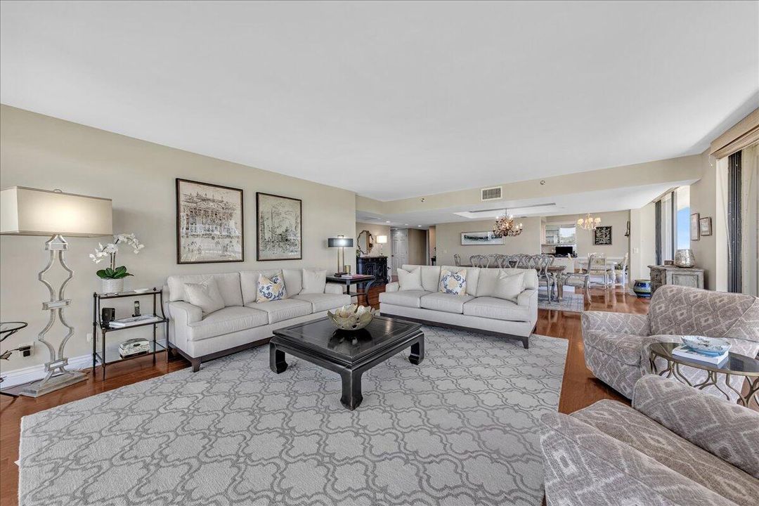 Activo con contrato: $1,500,000 (3 camas, 3 baños, 2145 Pies cuadrados)