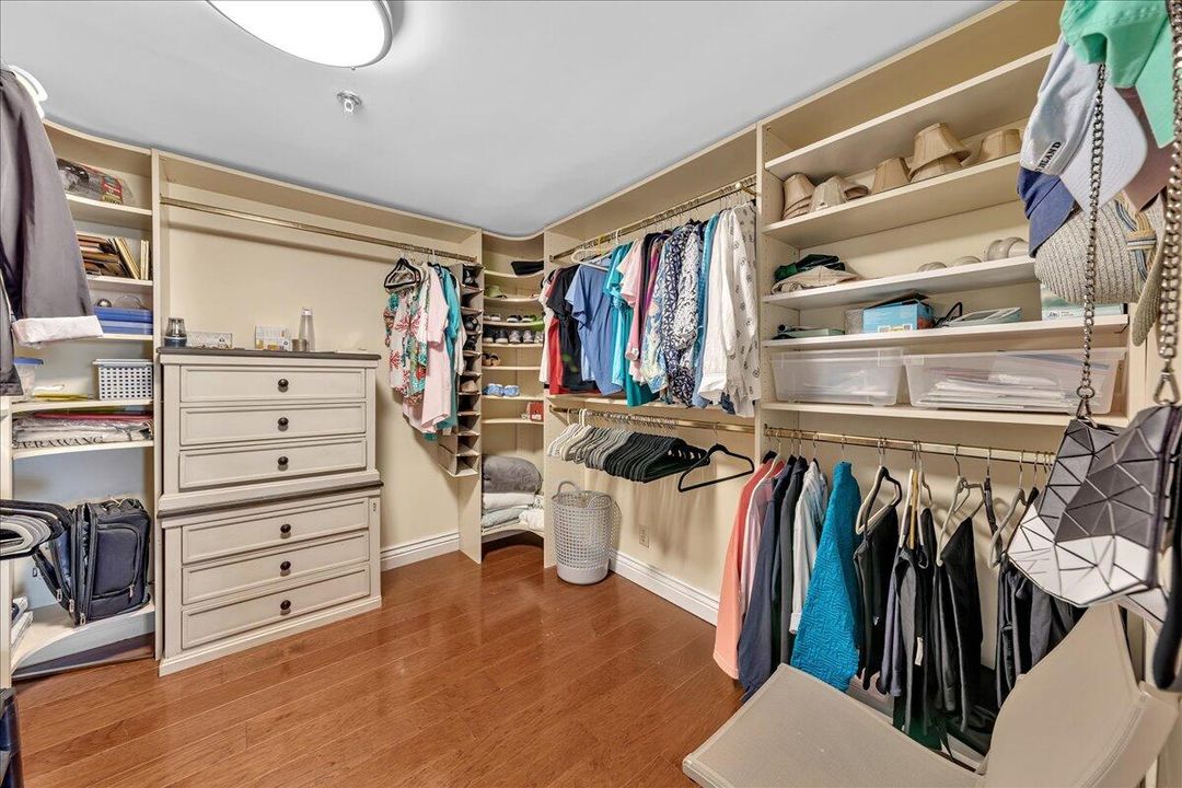 Activo con contrato: $1,500,000 (3 camas, 3 baños, 2145 Pies cuadrados)