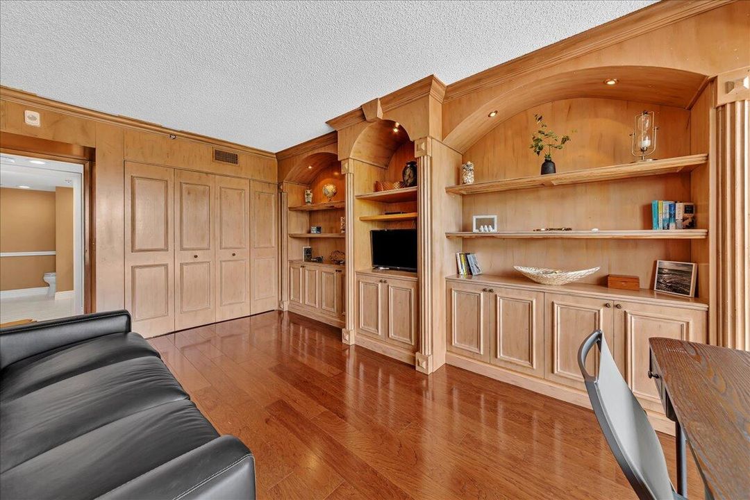 Activo con contrato: $1,500,000 (3 camas, 3 baños, 2145 Pies cuadrados)