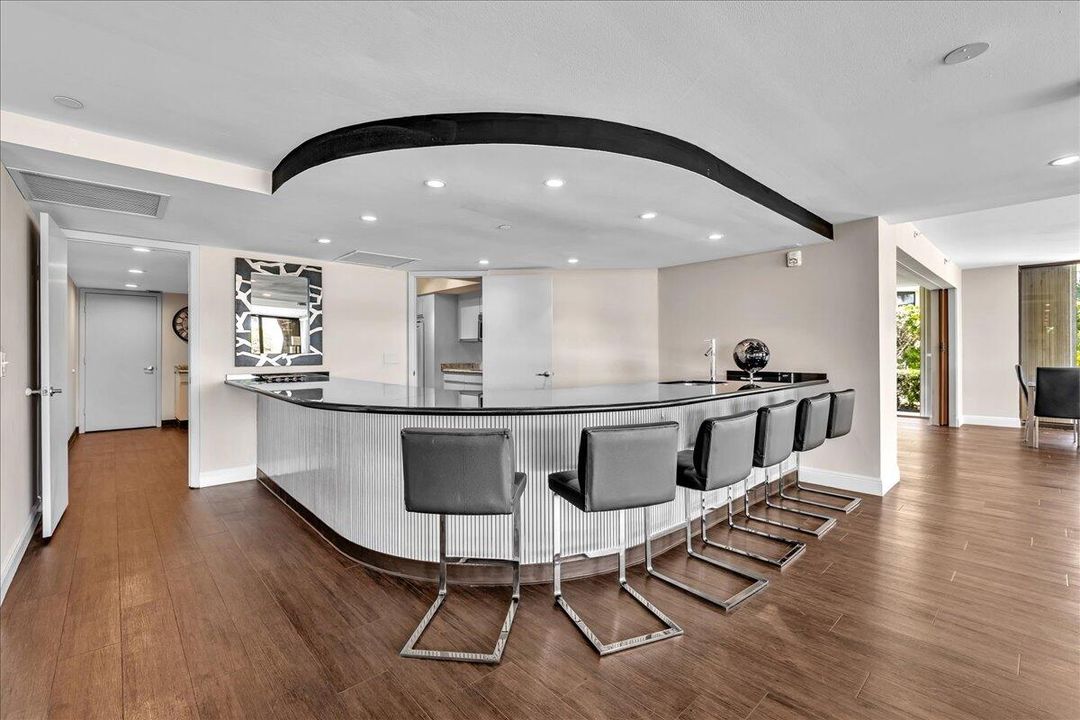 Activo con contrato: $1,500,000 (3 camas, 3 baños, 2145 Pies cuadrados)