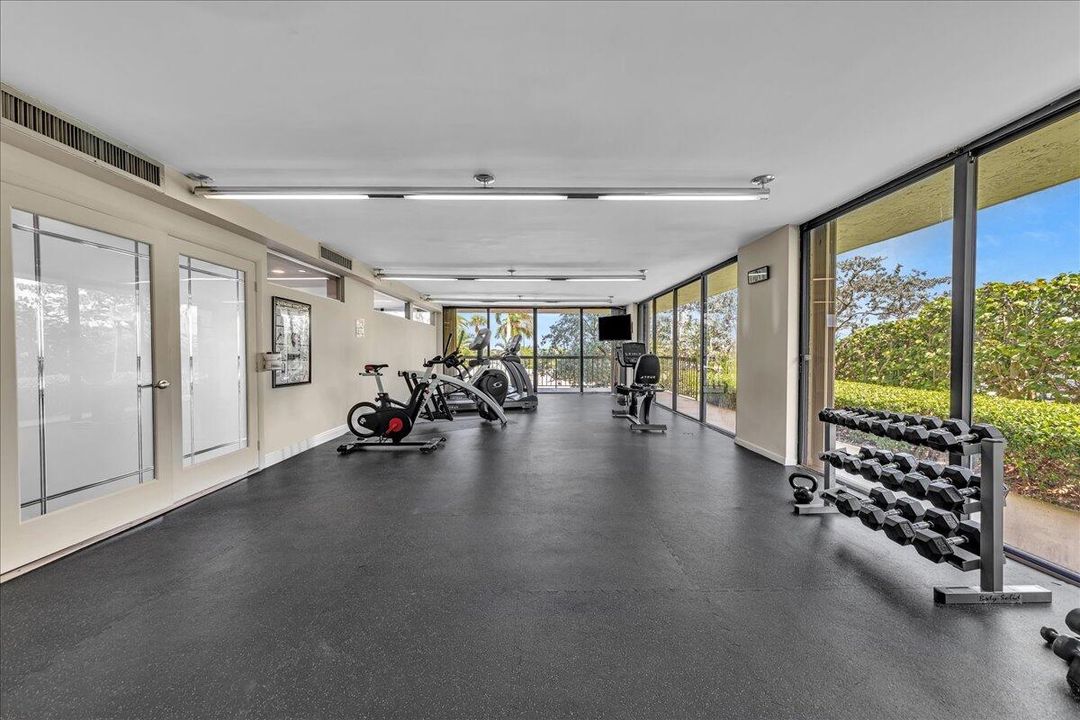 Activo con contrato: $1,500,000 (3 camas, 3 baños, 2145 Pies cuadrados)