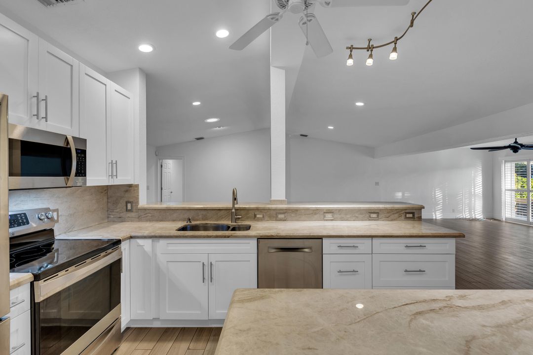 En Venta: $1,899,990 (3 camas, 3 baños, 2450 Pies cuadrados)