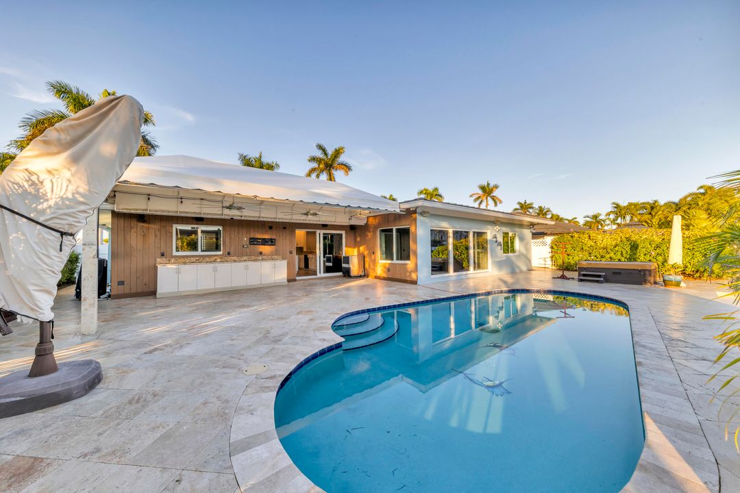 En Venta: $1,899,990 (3 camas, 3 baños, 2450 Pies cuadrados)