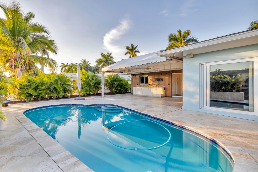 En Venta: $1,899,990 (3 camas, 3 baños, 2450 Pies cuadrados)