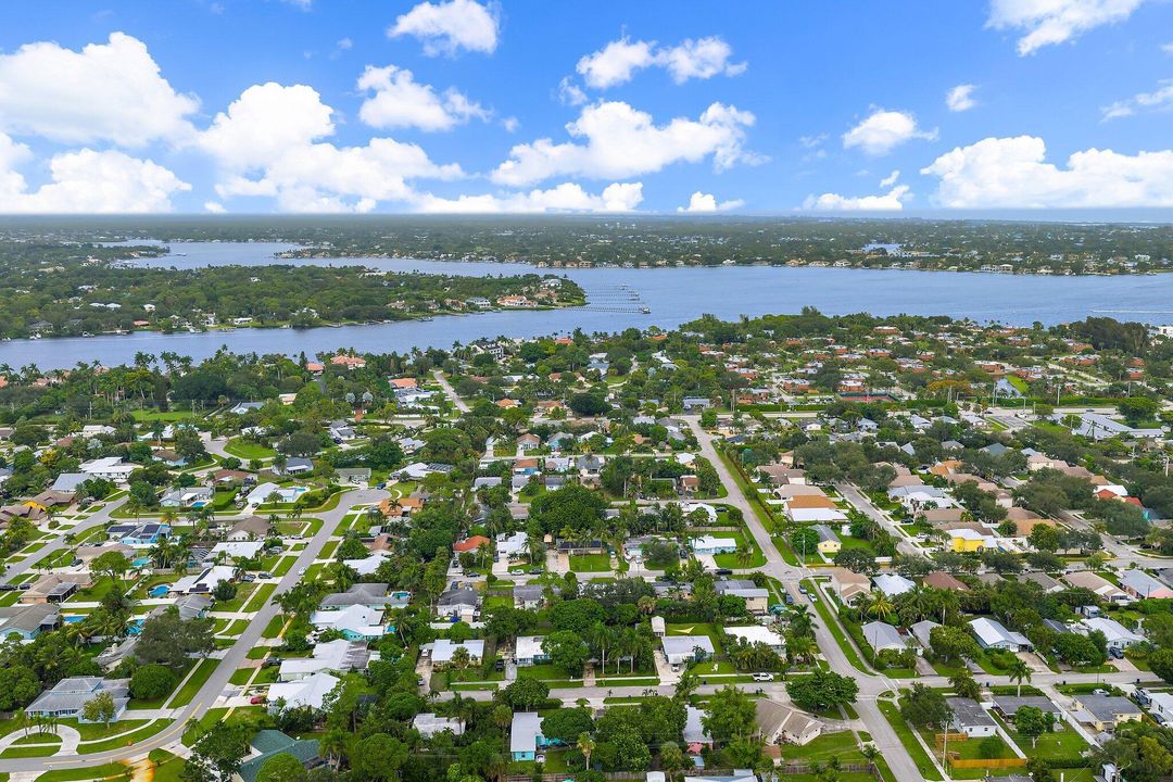 合同活跃: $498,000 (2 贝兹, 2 浴室, 1094 平方英尺)