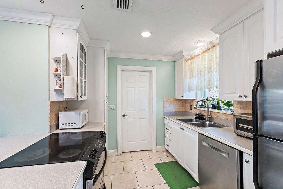 合同活跃: $498,000 (2 贝兹, 2 浴室, 1094 平方英尺)