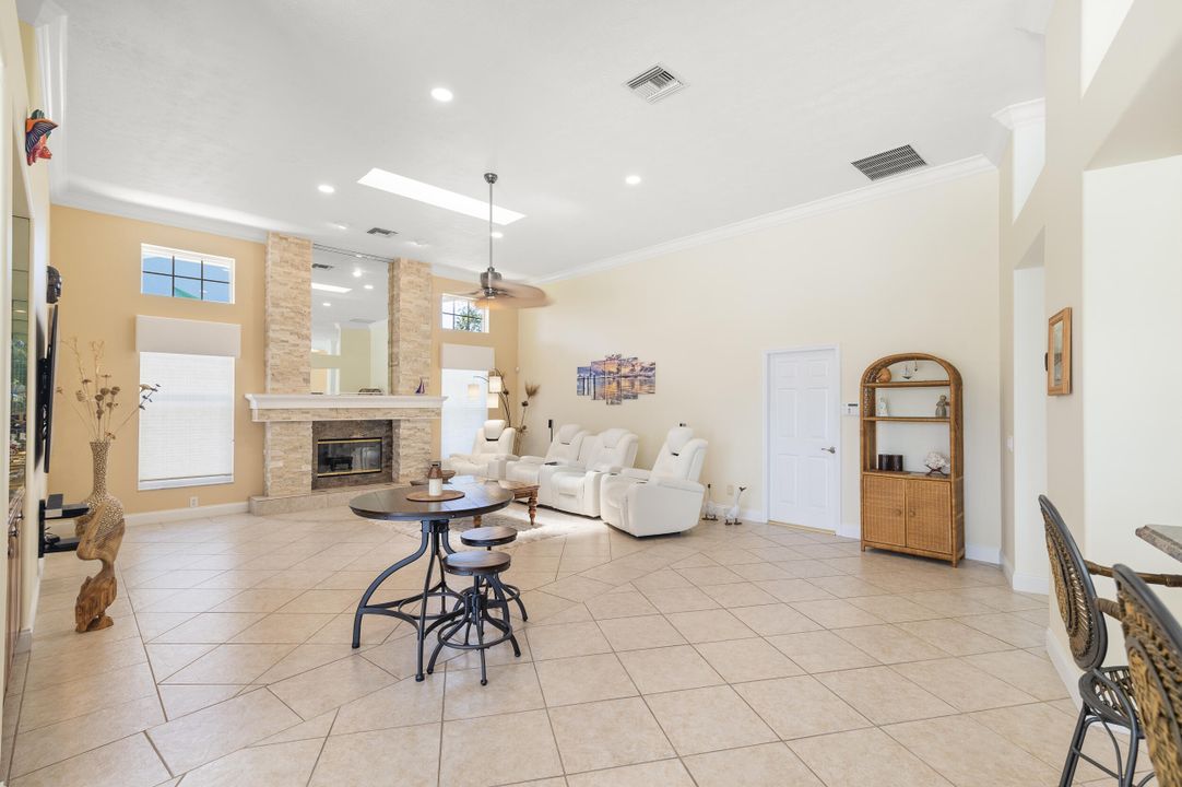 На продажу: $1,995,000 (3 спален, 2 ванн, 3337 Квадратных фут)