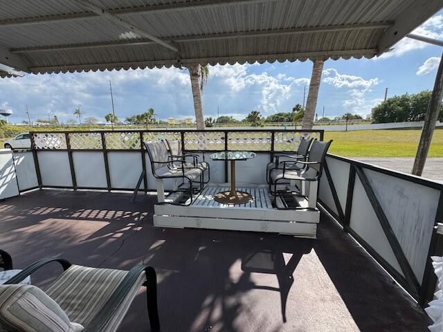 For Sale: $80,000 (2 beds, 2 baths, 1056 Square Feet)