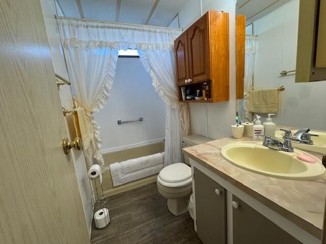 For Sale: $80,000 (2 beds, 2 baths, 1056 Square Feet)