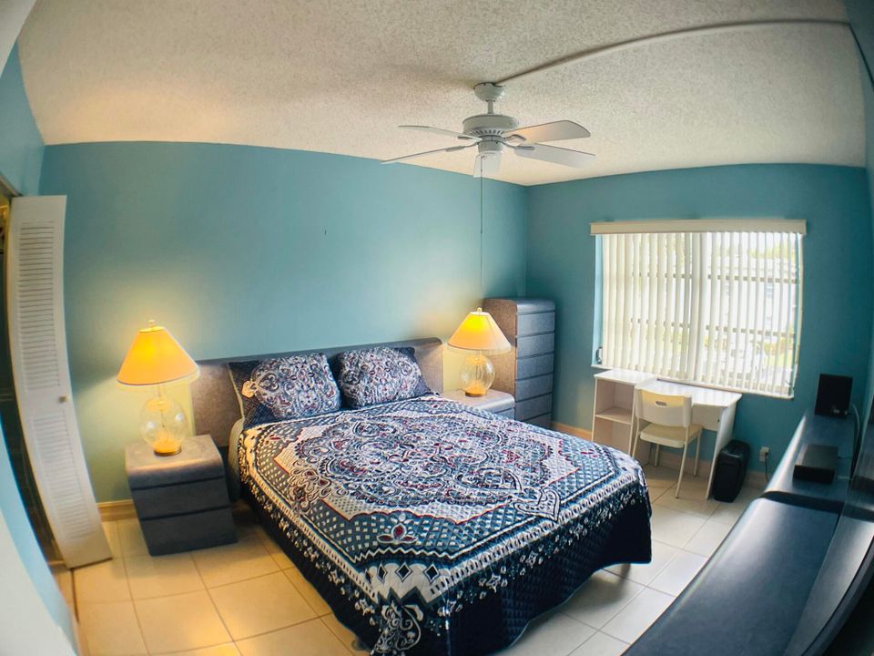 For Sale: $120,000 (2 beds, 2 baths, 852 Square Feet)
