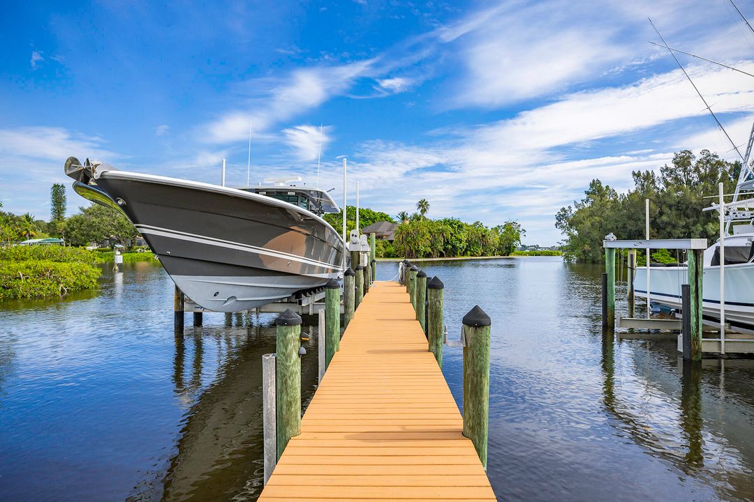 For Sale: $5,100,000 (6 beds, 5 baths, 4314 Square Feet)