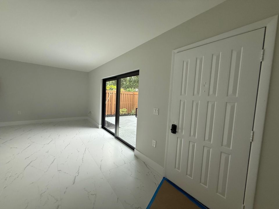 Activo con contrato: $2,500 (2 camas, 2 baños, 1325 Pies cuadrados)