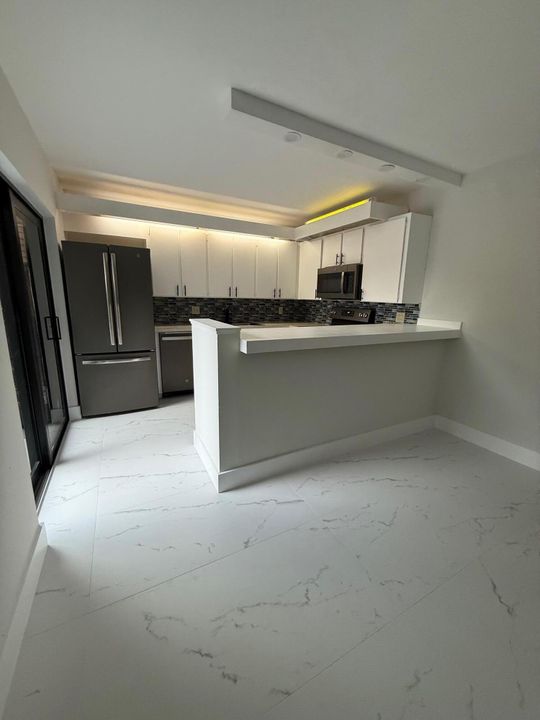 Activo con contrato: $2,500 (2 camas, 2 baños, 1325 Pies cuadrados)