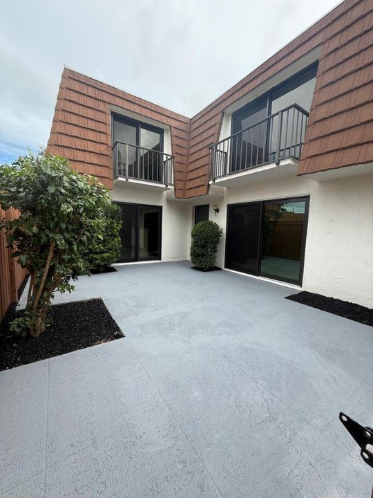 Activo con contrato: $2,500 (2 camas, 2 baños, 1325 Pies cuadrados)