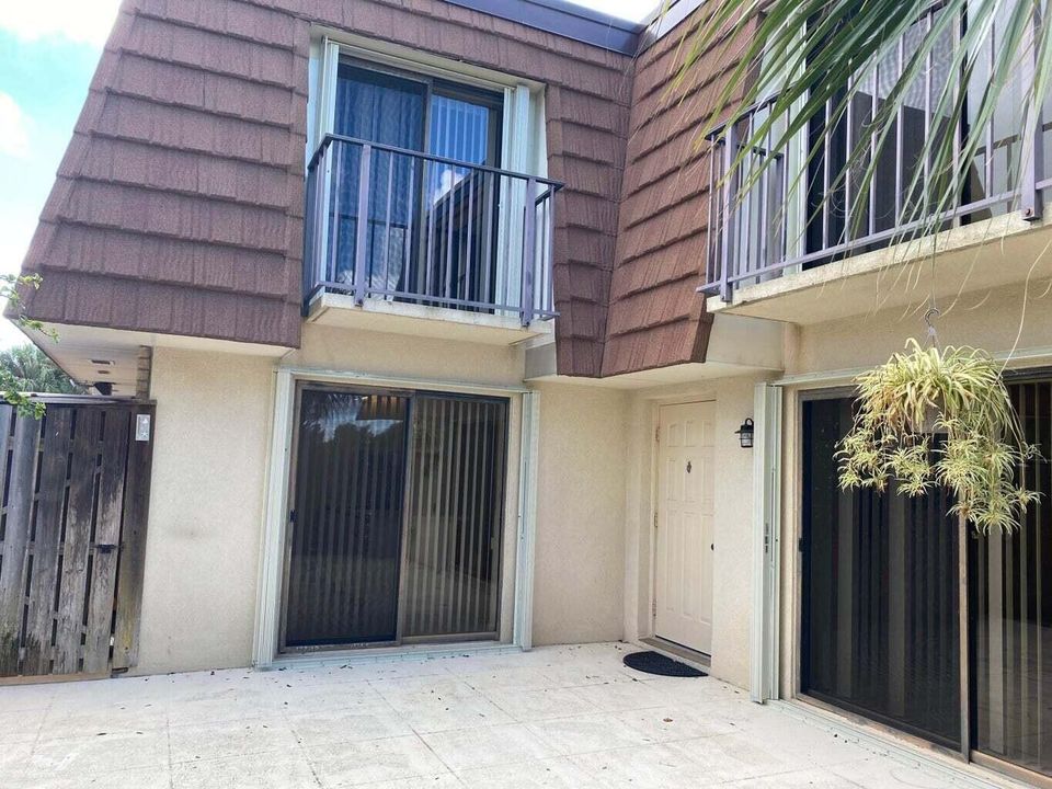 Recientemente alquilado: $2,500 (2 camas, 2 baños, 1236 Pies cuadrados)