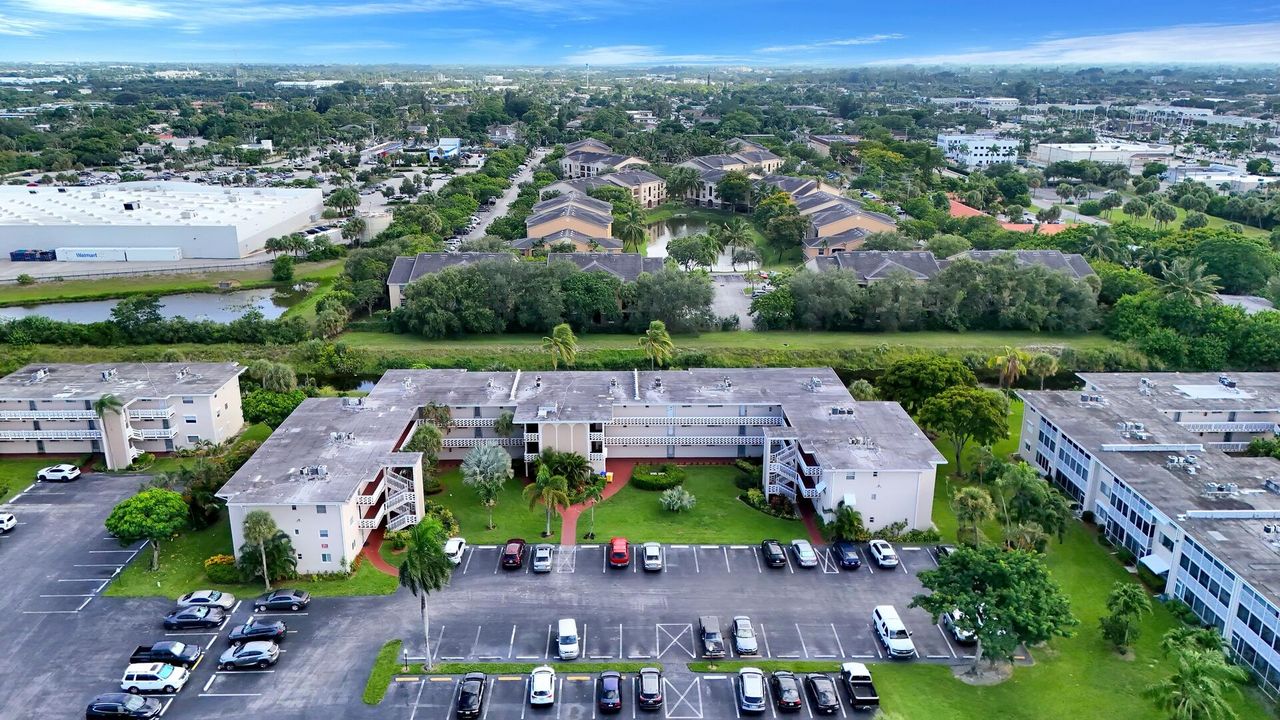 待售: $98,000 (2 贝兹, 1 浴室, 894 平方英尺)