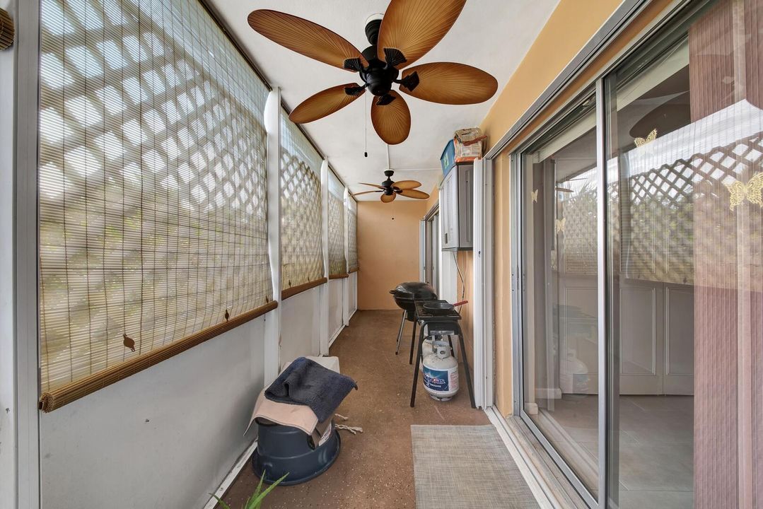 待售: $98,000 (2 贝兹, 1 浴室, 894 平方英尺)