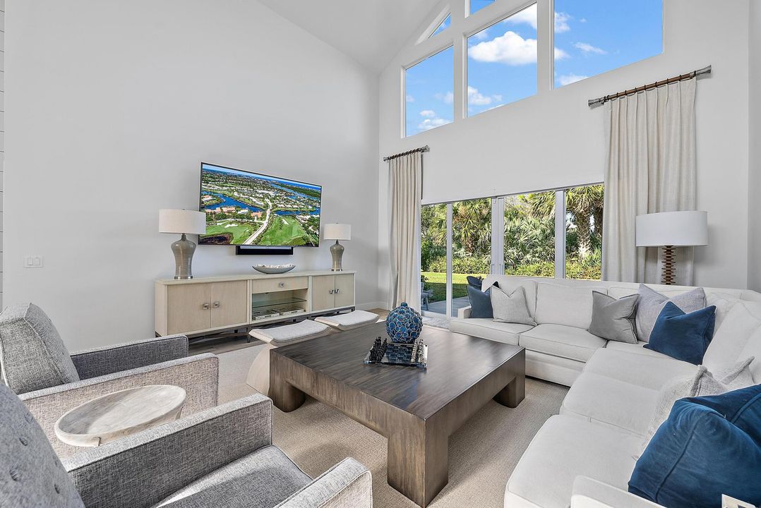 For Sale: $2,595,000 (4 beds, 3 baths, 3102 Square Feet)