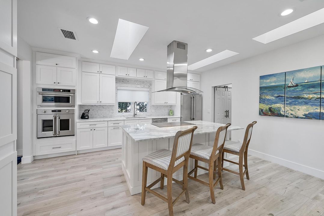 For Sale: $2,595,000 (4 beds, 3 baths, 3102 Square Feet)