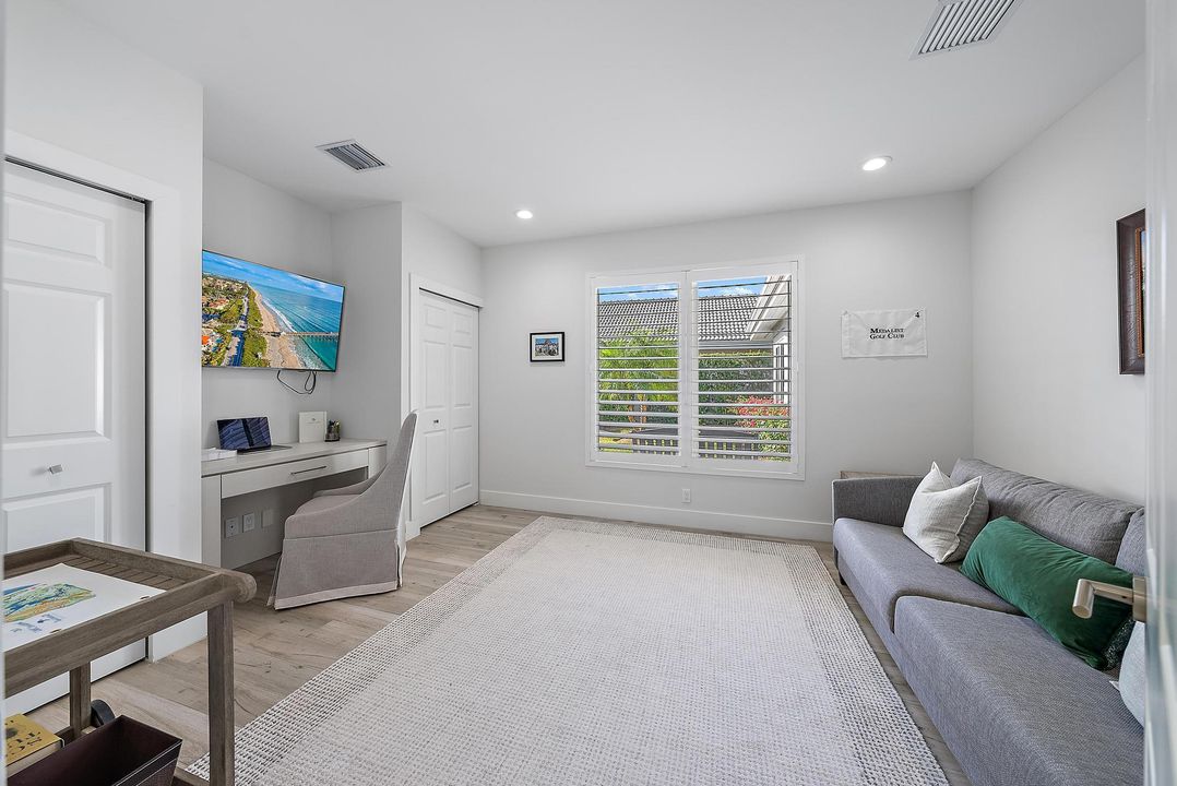 For Sale: $2,595,000 (4 beds, 3 baths, 3102 Square Feet)