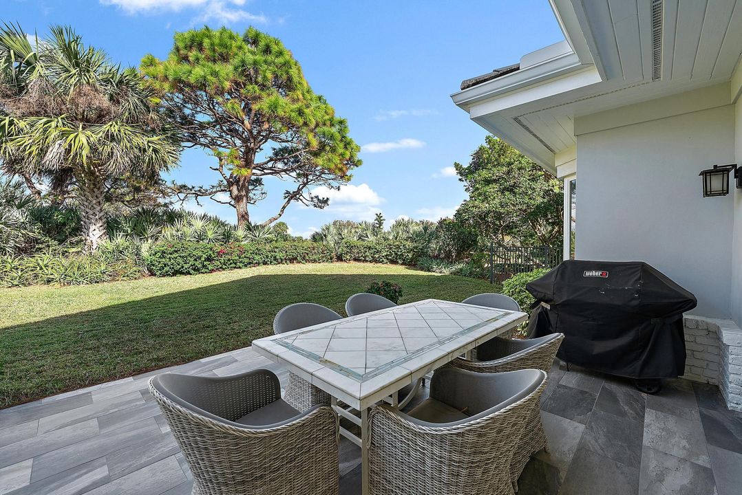 For Sale: $2,595,000 (4 beds, 3 baths, 3102 Square Feet)